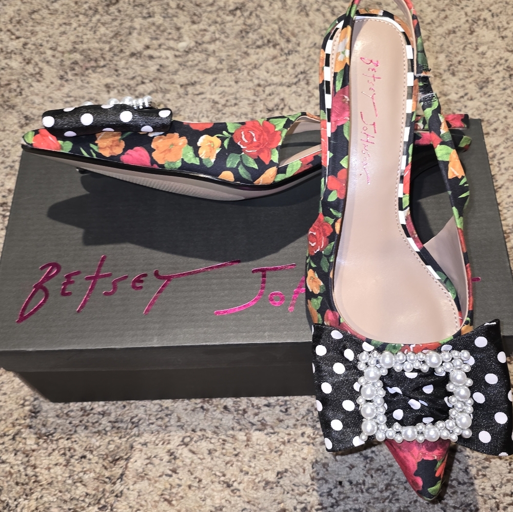 Kitten Heel